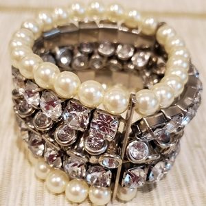 Crystal and pearl look Bracelet